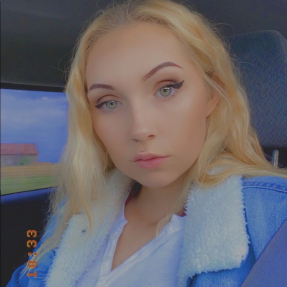 Meet your Posher, Regan - Picture 1 of 1